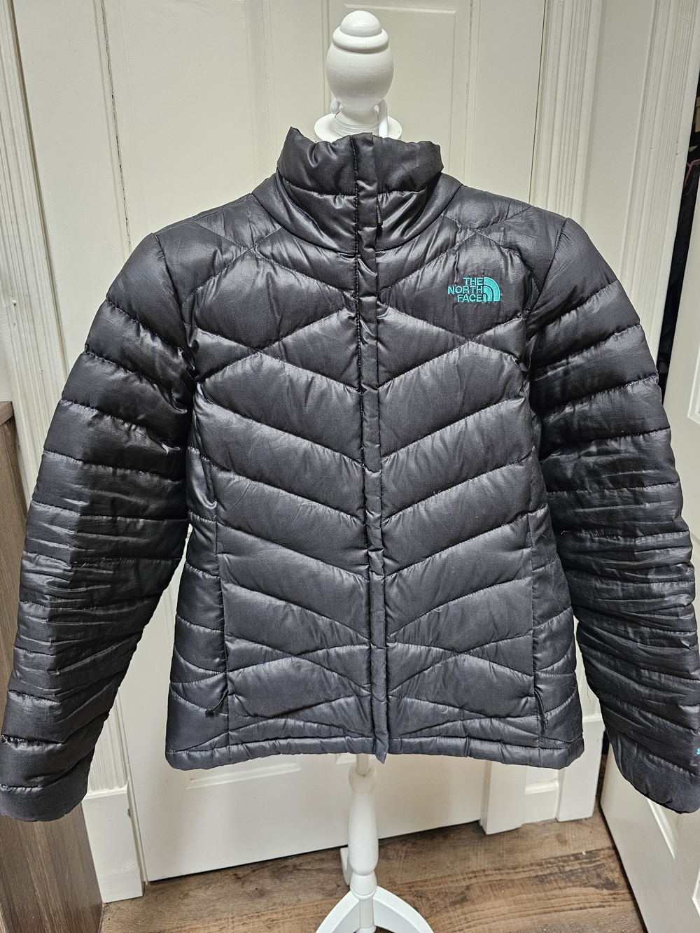 North Face Women's Black Puffer Jacket with Teal Logo and Inside